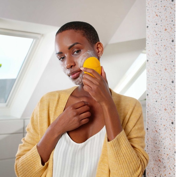 ✨NEW✨ FOREO Luna Mini 2 Facial Cleansing Device Pearl Pink - Picture 3 of 8